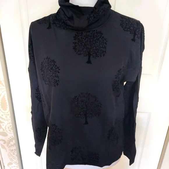 Anthropologie Tops - Anthropologie, Pepaloves pullover